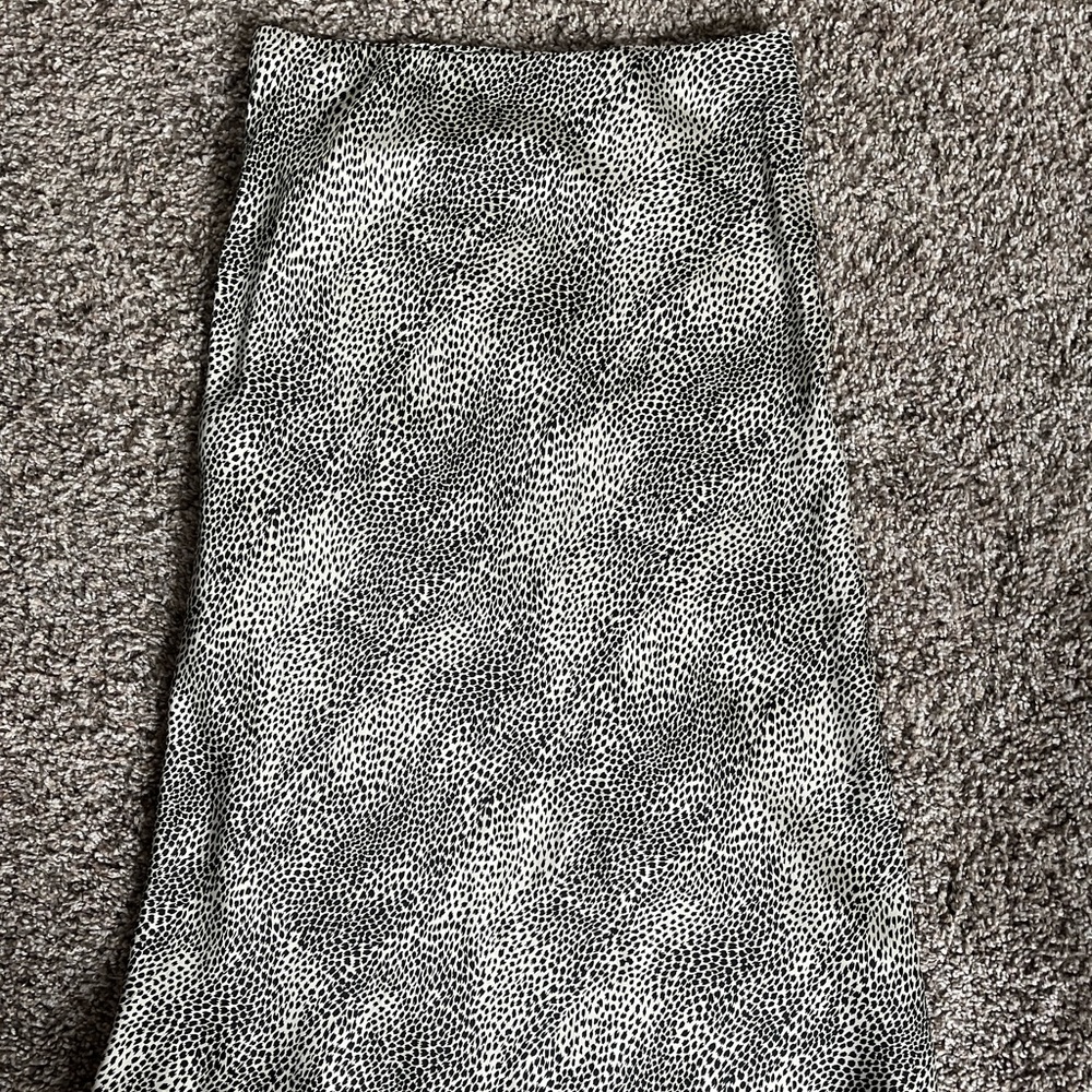 Lightly worn re:named Leopard Midi Skirt, Size S.